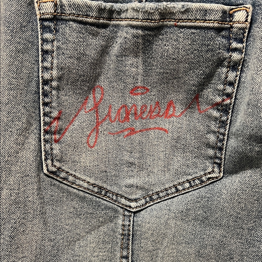 Frayed High Rise Women's Jeans - barrel leg Jeans - Picture 8 of 10
